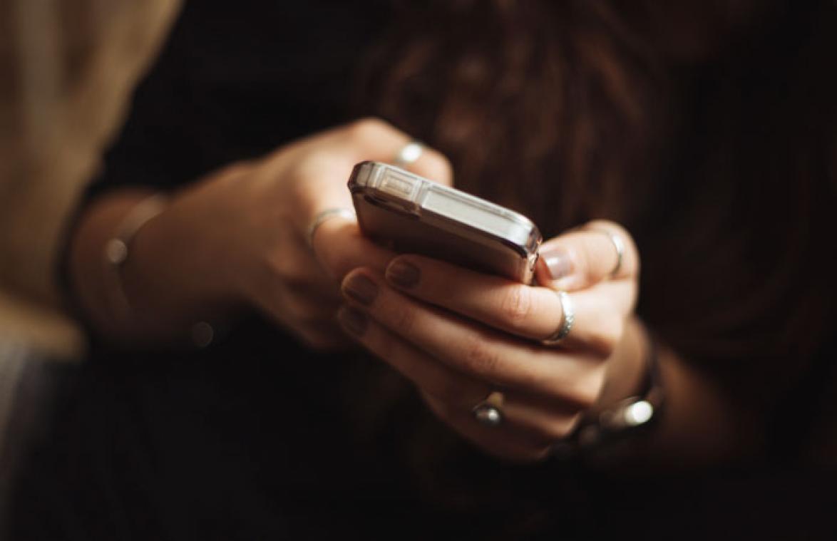 Vrouw heeft briljant antwoord in huis op ongewenste dick pic