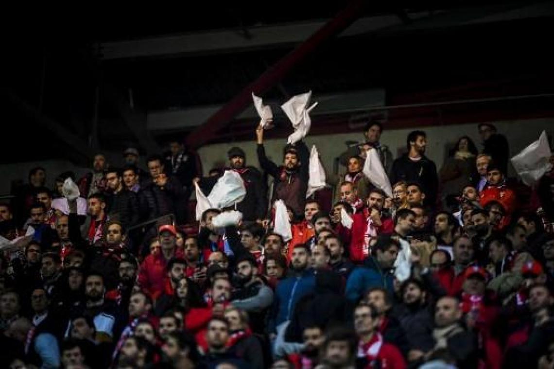 Ajax-fans gewond bij aanval op hotel in Lissabon