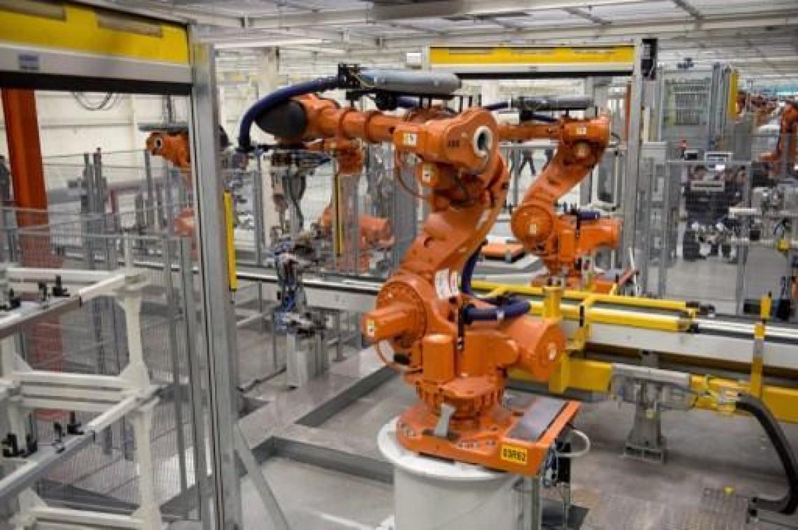 Helft getest personeel VDL Nedcar onder invloed drank of drugs