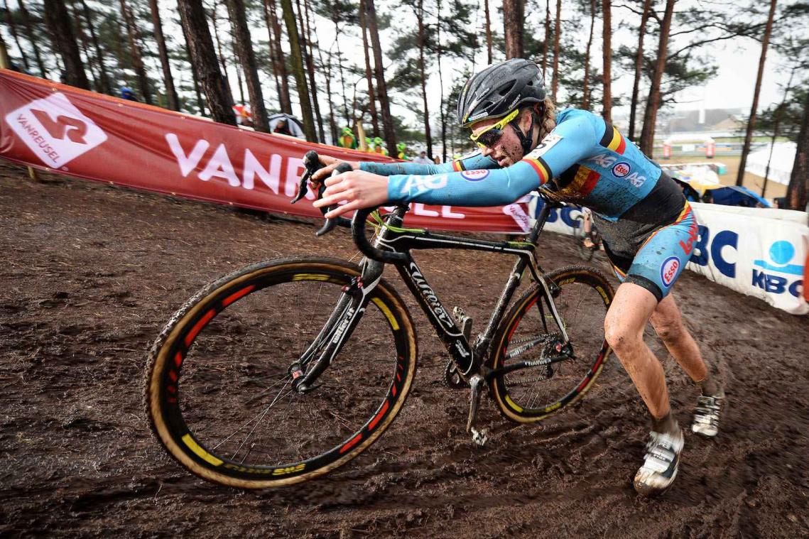 Femke Van den Driessche gooit handdoek in de ring