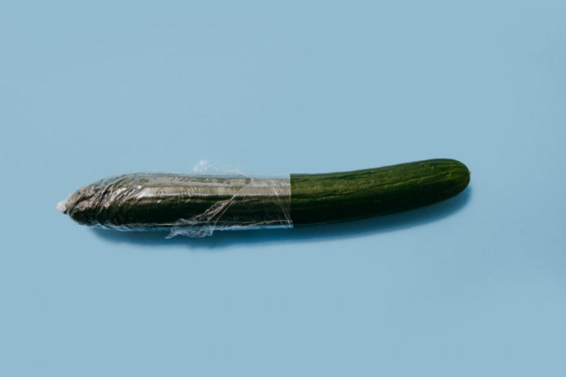 Vrouw klaagt haar ex aan omdat zijn 'abnormaal lange' penis haar vagina heeft uitgerekt