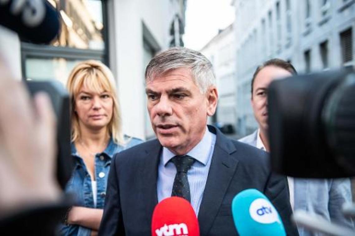 Dewinter vraagt onderzoek van Comité I
