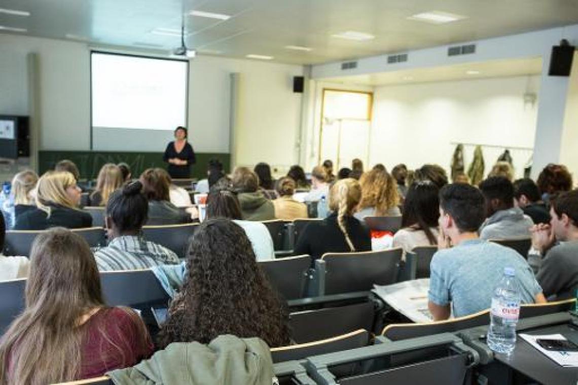 Dubbel zoveel buitenlandse studenten in tien jaar