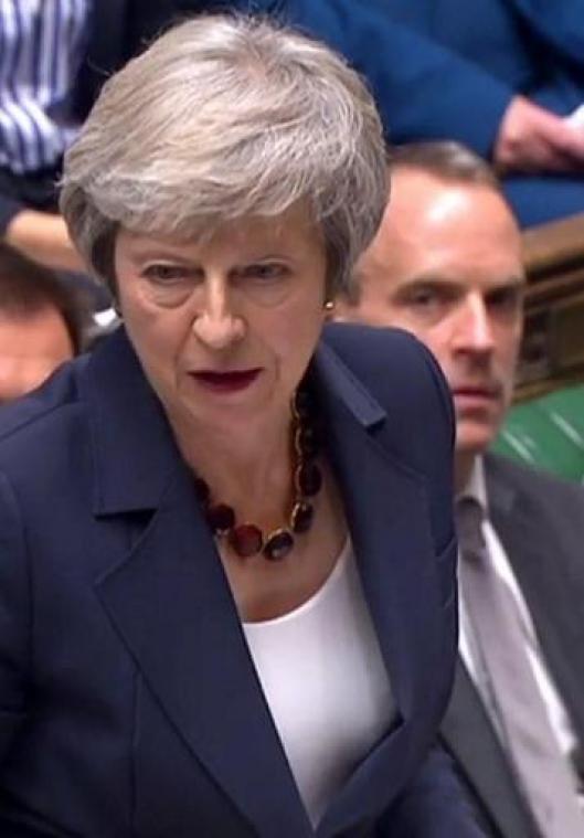 Theresa May doorstaat vragenuurtje in parlement