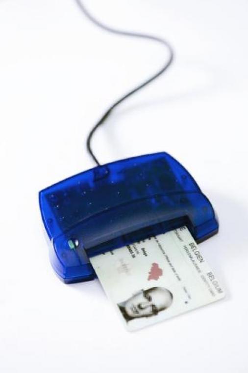 Vingerafdrukken op identiteitskaart in strijd met privacy