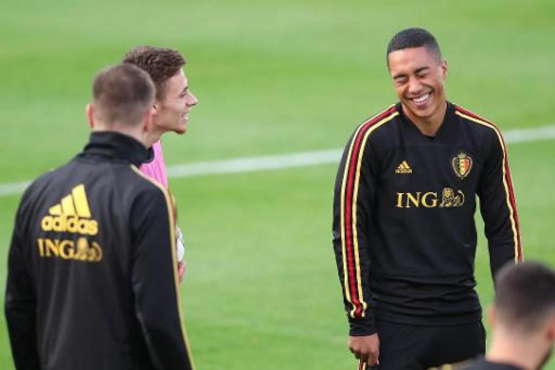 Kompany, Boyata en Thorgan Hazard aan de aftrap, Witsel start in honderdste interland
