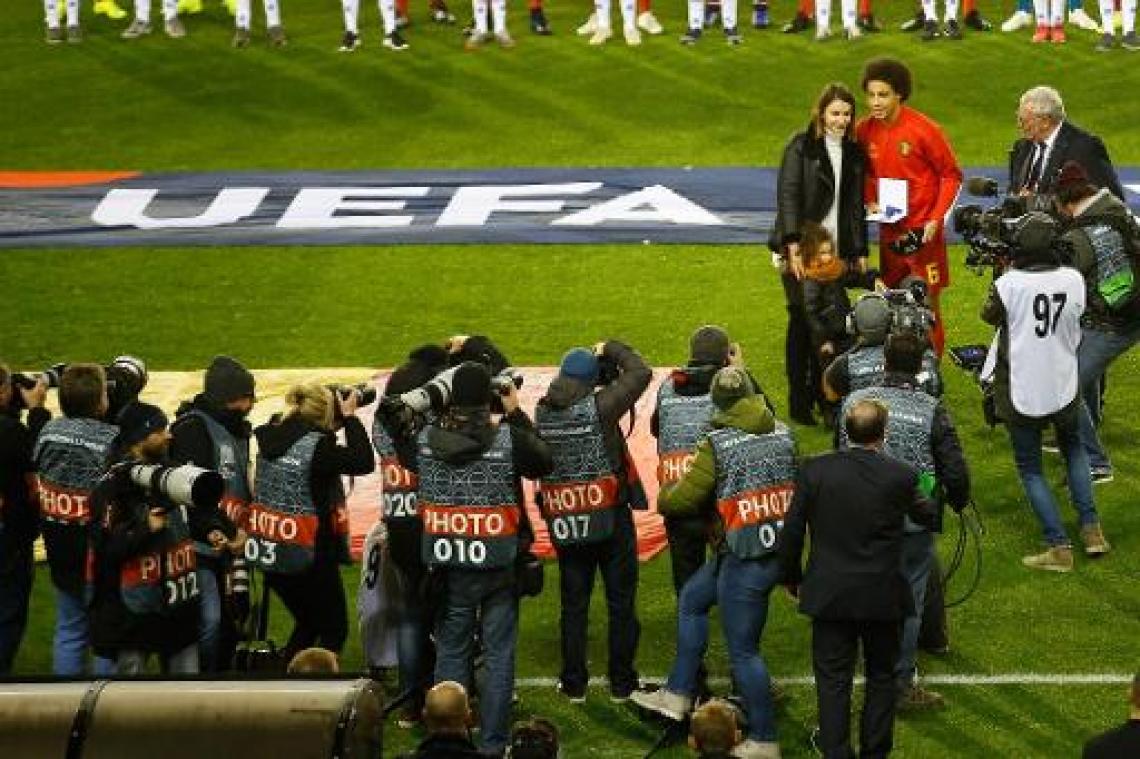 Rode Duivels - Axel Witsel ontvangt cap voor honderdste interland