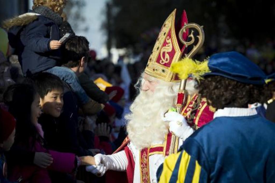 Sinterklaas meert aan bij het MAS in Antwerpen
