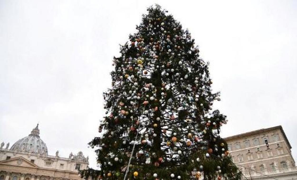 Kerststal in Vaticaan is dit jaar opgetrokken uit zand