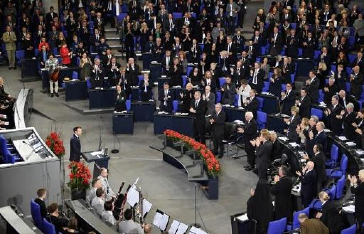 Macron herhaalt in Bundestag zijn pleidooi voor een sterker Europa
