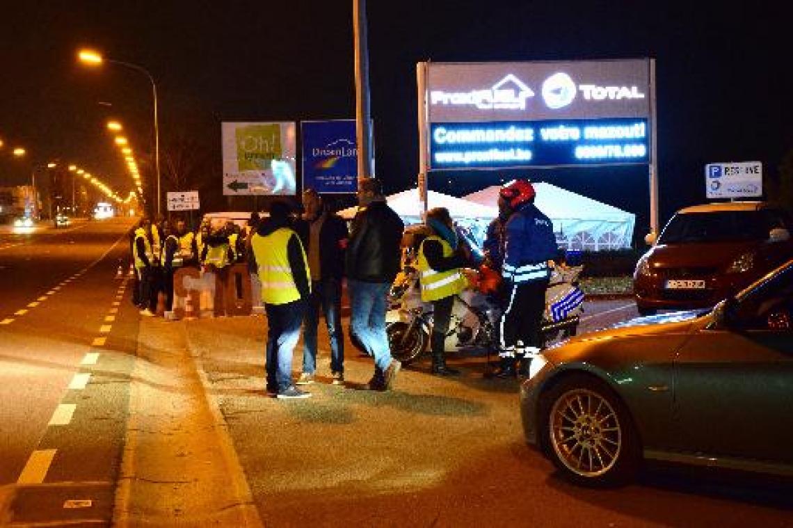 Brandstofprotest - Langzaamaanactie met twintigtal wagens tussen Ciney en Wierde