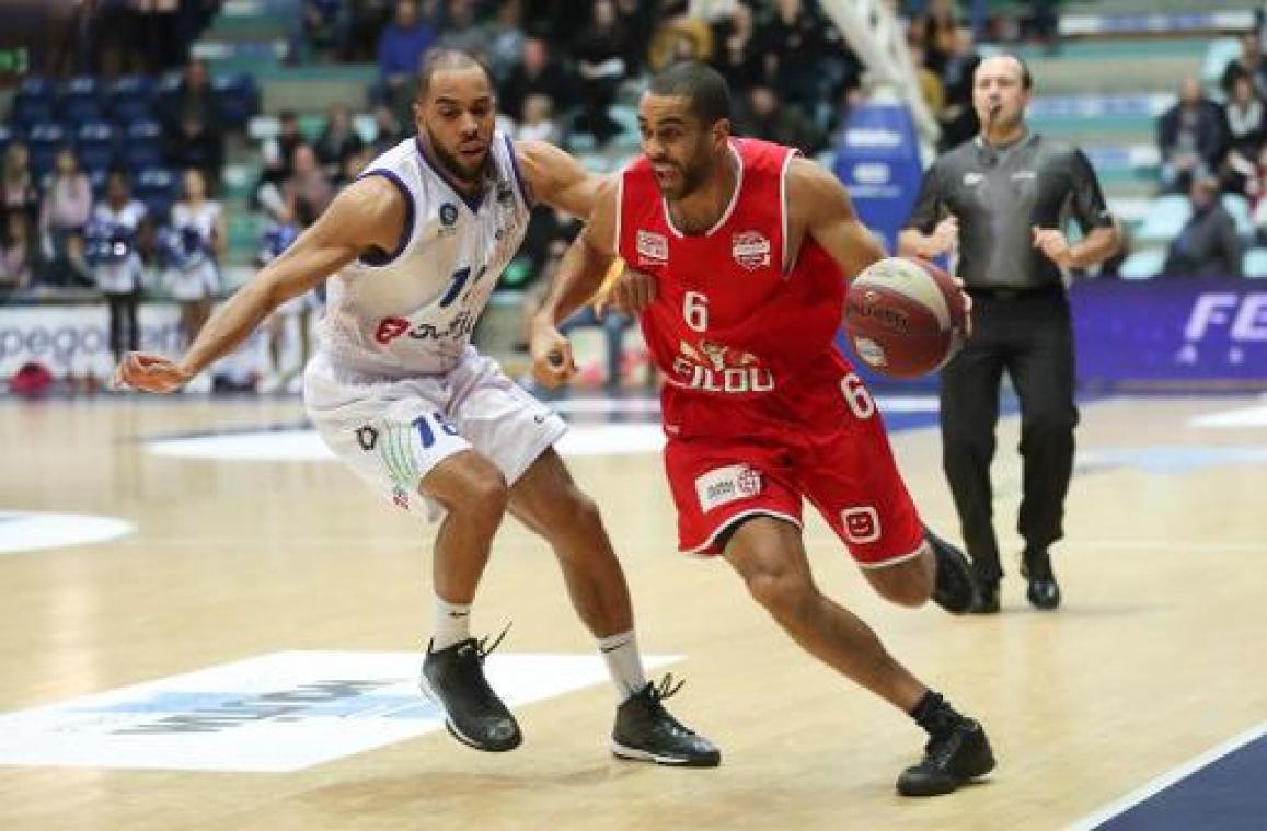 EuroMillions Basket League - Oostende wint topper in Bergen met ruim verschil