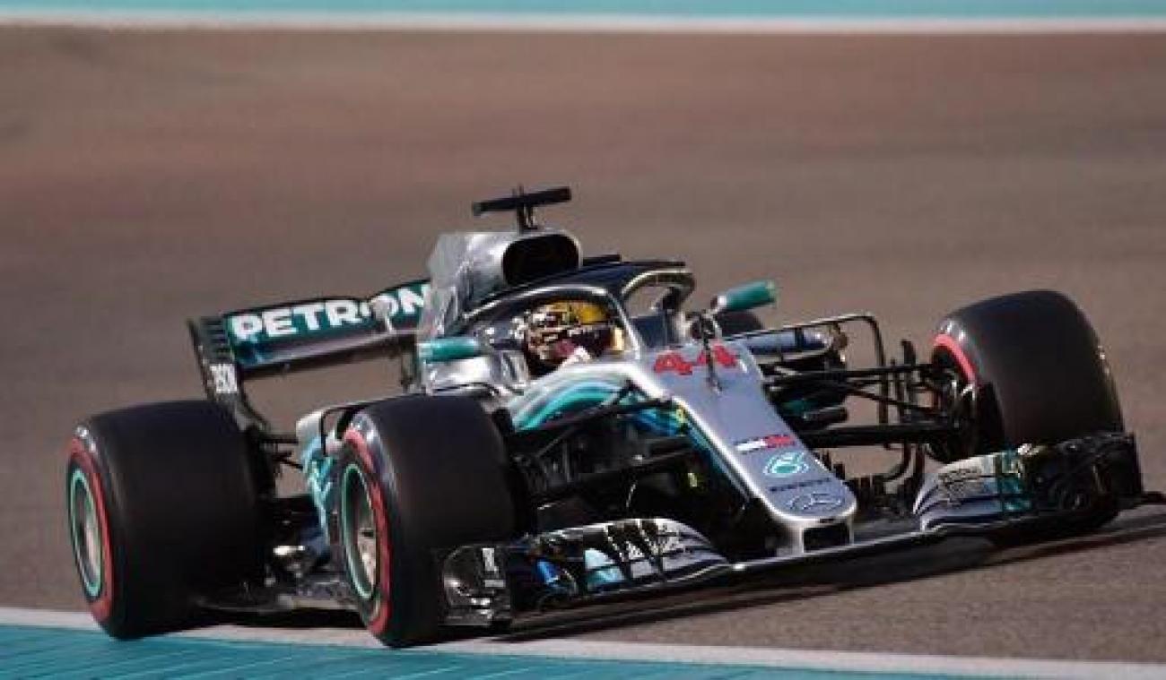 Hamilton geeft met zege extra glans aan wereldtitel, Vandoorne zwaait af als 14e