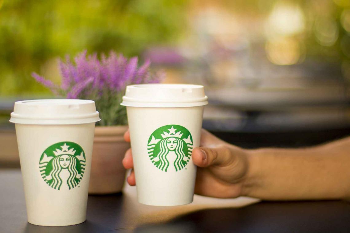 Bekers van Starbucks zijn toch niet 100% recycleerbaar