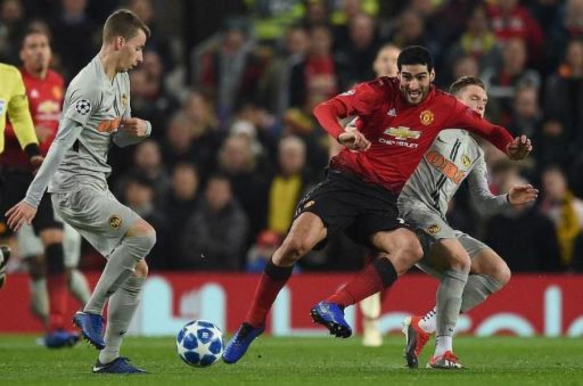Champions League - Marouane Fellaini trapt Manchester United in blessuretijd naar achtste finales