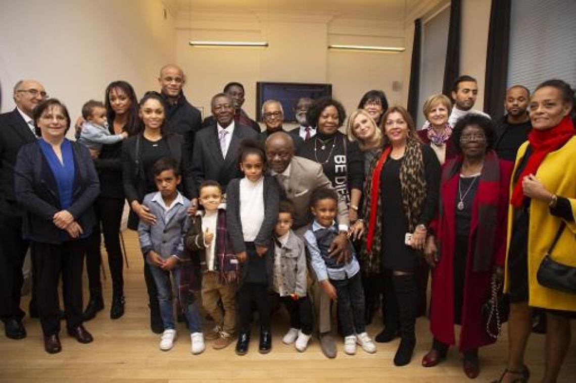 Eedaflegging Kompany druk bijgewoond door familie en zoon Vincent