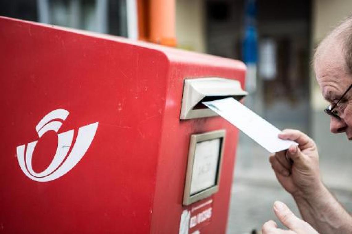 Bpost trekt tarieven postzegels fors op