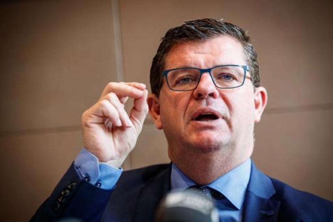Tommelein neemt zitje in Vlaams parlement weer in