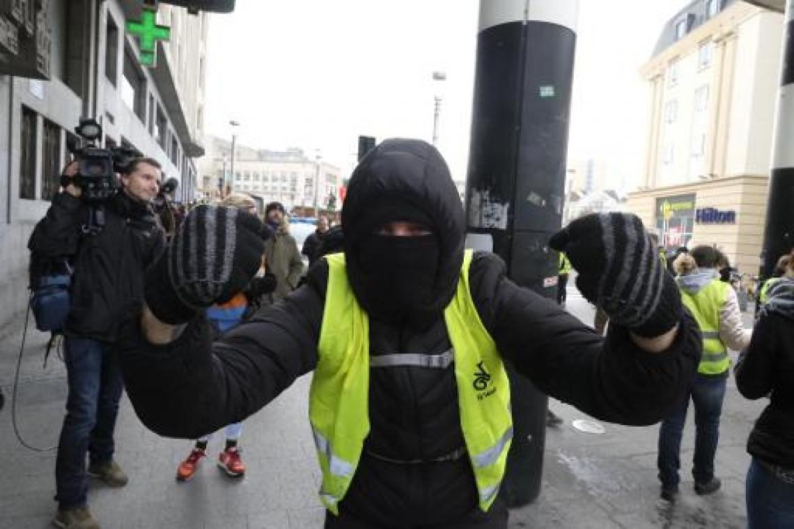 Brandstofprotest: politie zet waterkanonnen in