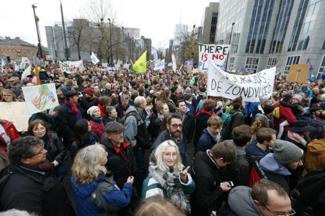 Grootste Belgische klimaatmars ooit trekt door Brussel