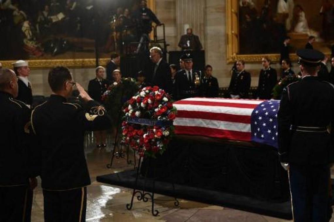 George H.W. Bush overleden - Lichaam Bush opgebaard in Capitool