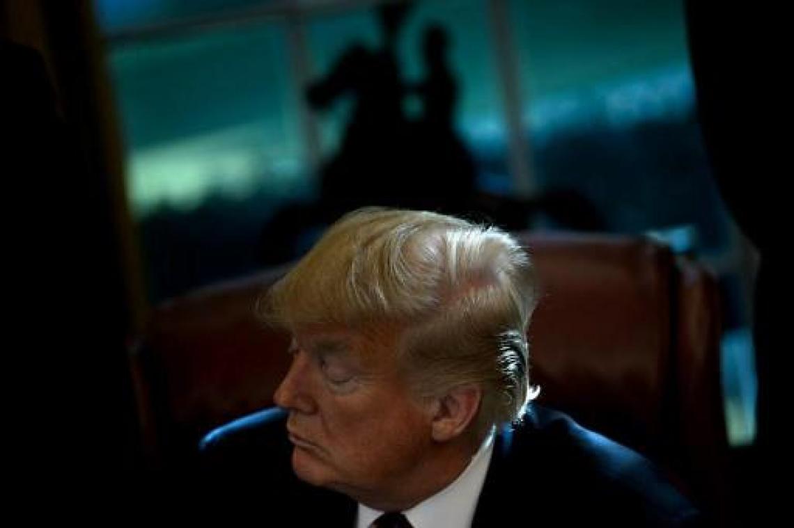 Trump retweet vals bericht over pro-Trump-slogans in Parijs