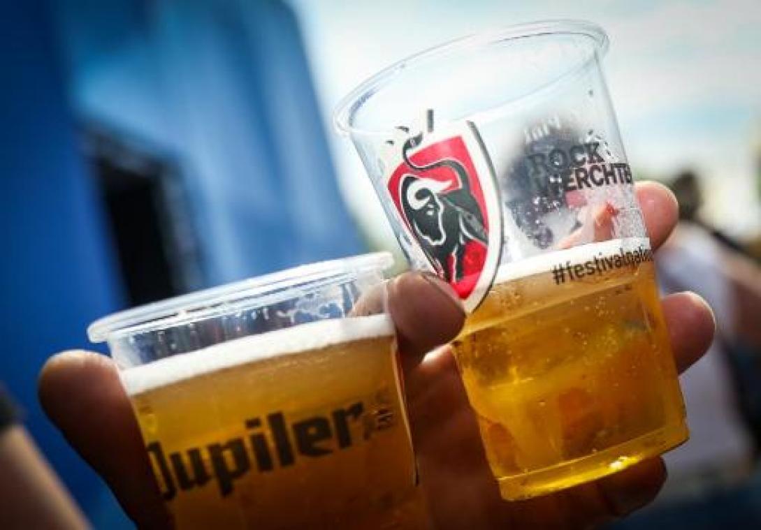 Jongeren drinken later alcohol maar het blijft meest gebruikte drug
