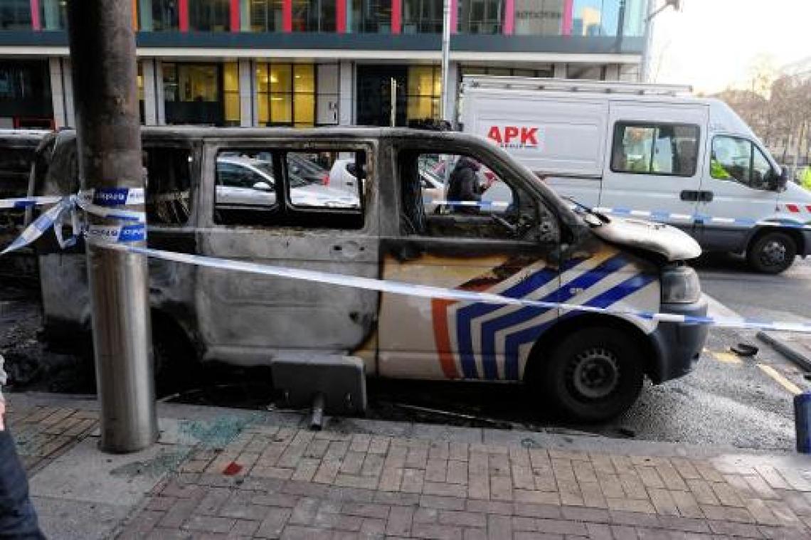 'Geel hesje' dat politiewagen in brand zou gestoken hebben, onder aanhoudingsbevel