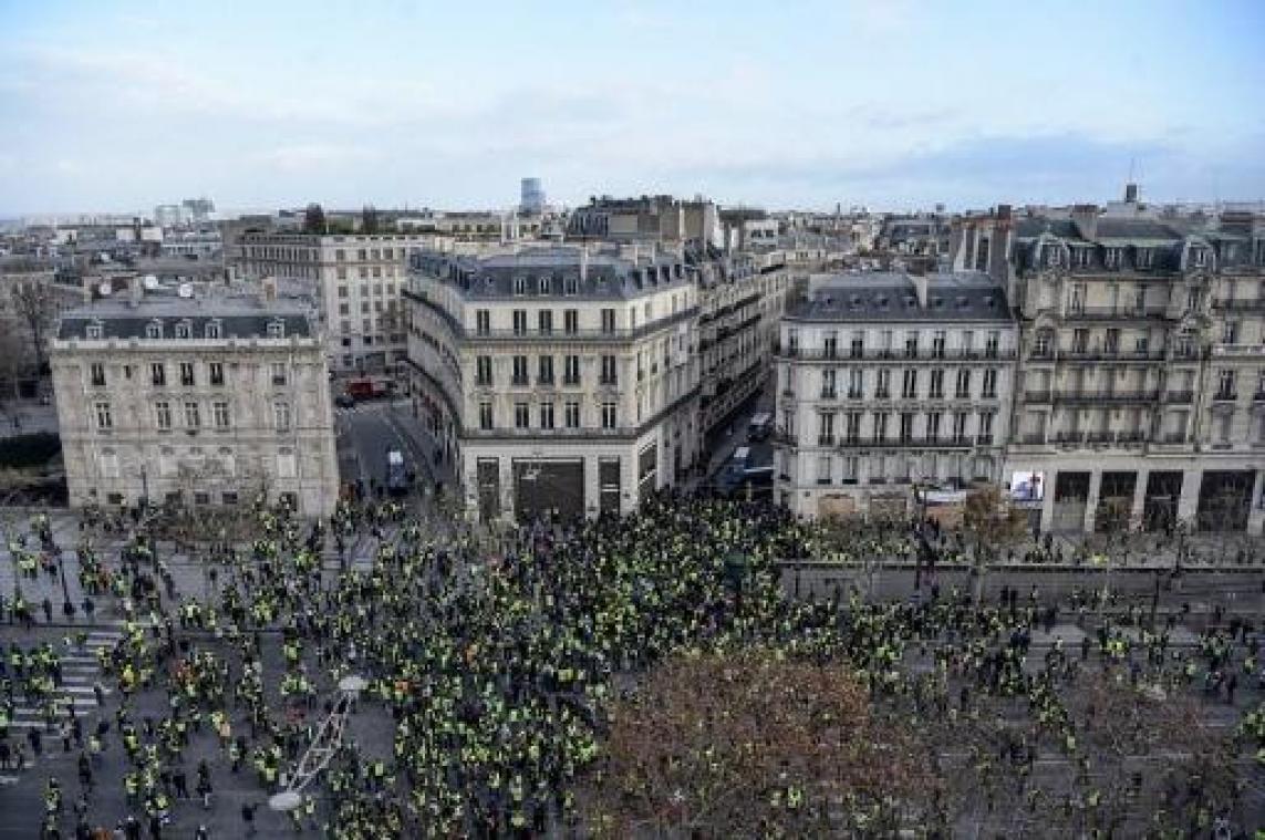 1.500-tal actievoerders verzamelen op Champs-Elysées, al meer dan 300 arrestaties
