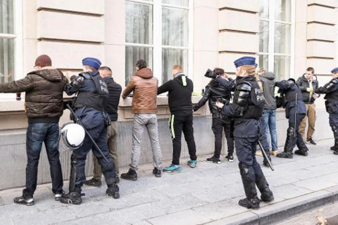 Eerste confrontatie tussen politie en betogers in Brussel