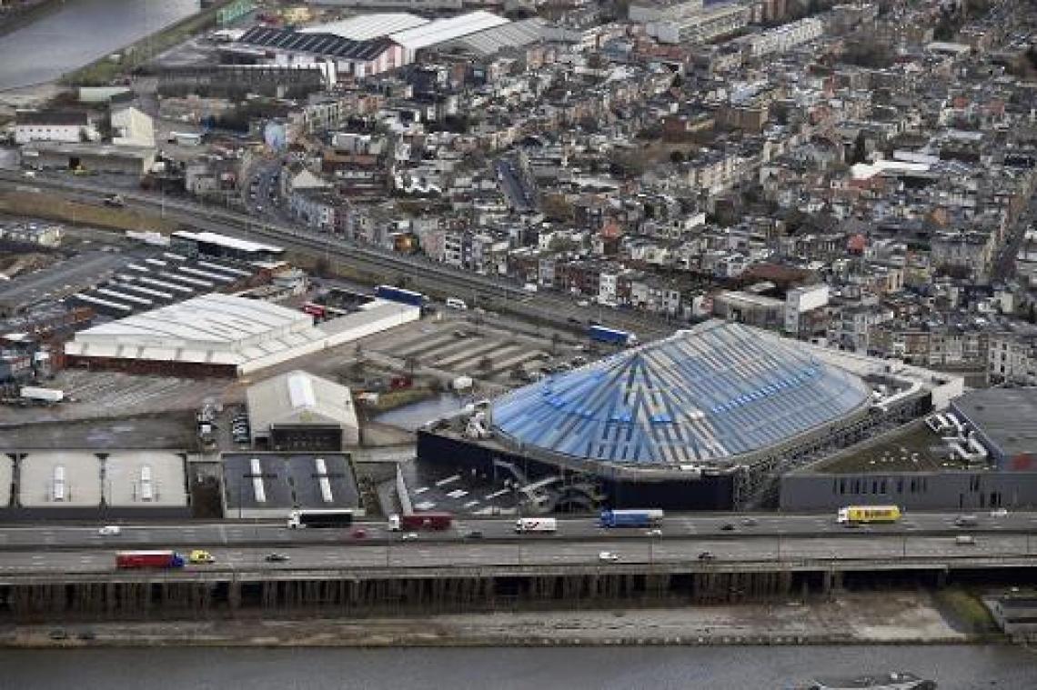 Wateroverlast veroorzaakt verkeershinder aan Sportpaleis