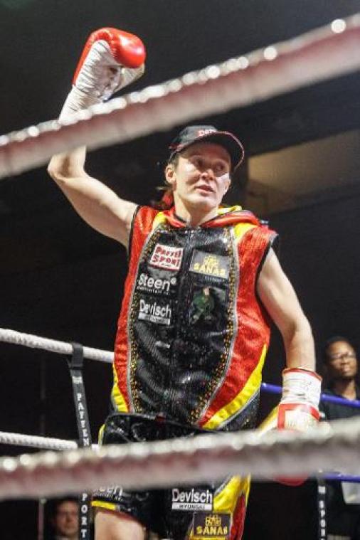 Boksgala Ardooie - Delfine Persoon verlengt WBC-wereldtitel: "Ik groei opnieuw naar beste niveau"