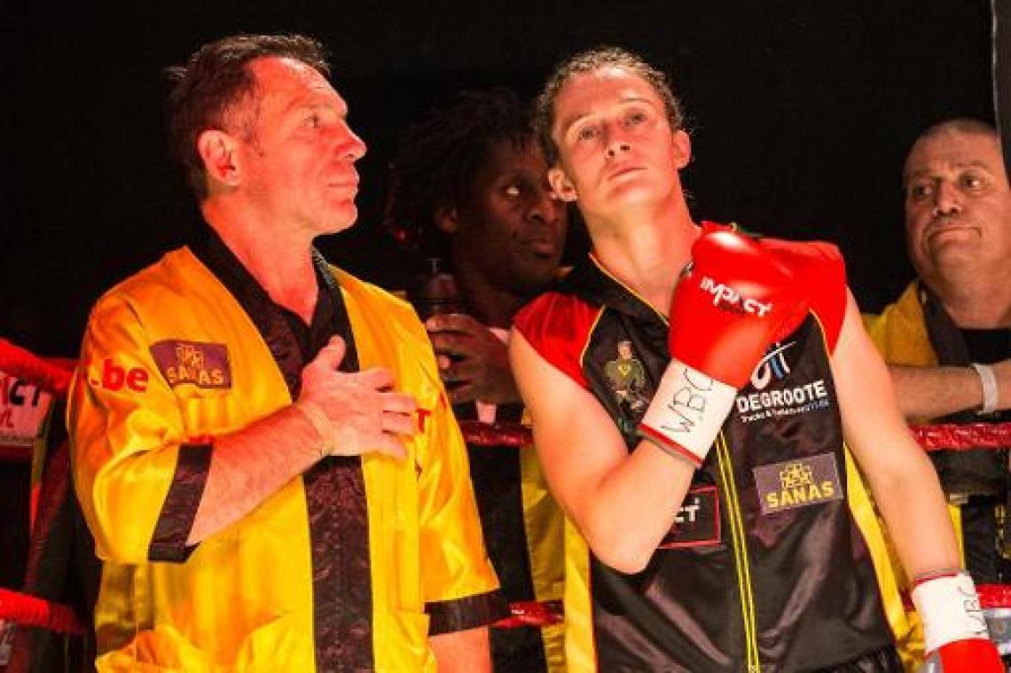 Boksgala Ardooie - Delfine Persoon blijft wereldkampioene na demonstratie tegen Waguthii