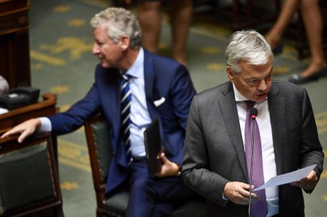 De Crem en De Backer zijn officieel minister, Reynders krijgt er Defensie bij