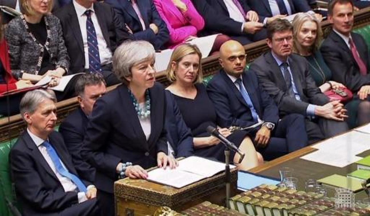 May laat parlement weten dat brexit-stemming wordt uitgesteld