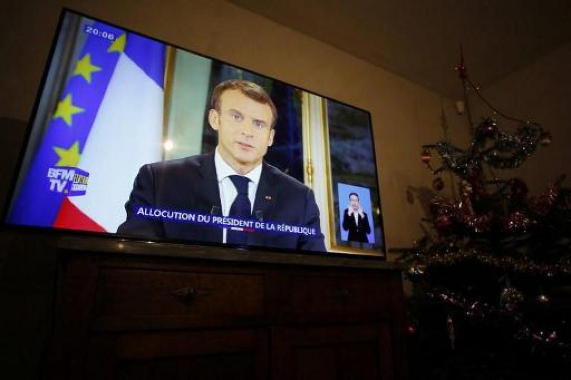 Sociale onrust Frankrijk - Macron belooft stijging van minimumloon met 100 euro