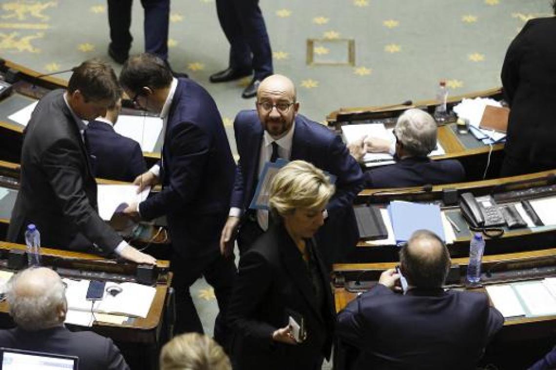 Vertrouwensstemming is "grondwettelijke gewoonte", zegt juridische dienst van Kamer