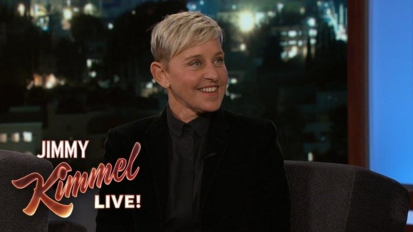 VIDEO. Ellen DeGeneres neemt selfie met agent en ontsnapt aan boete