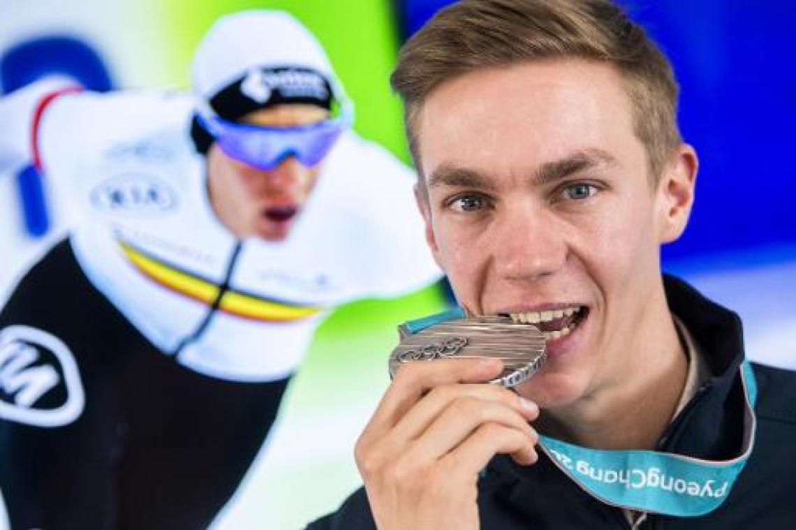 WB schaatsen Heerenveen - Derde plaats in massastart is voor Bart Swings "geen tegenvaller"