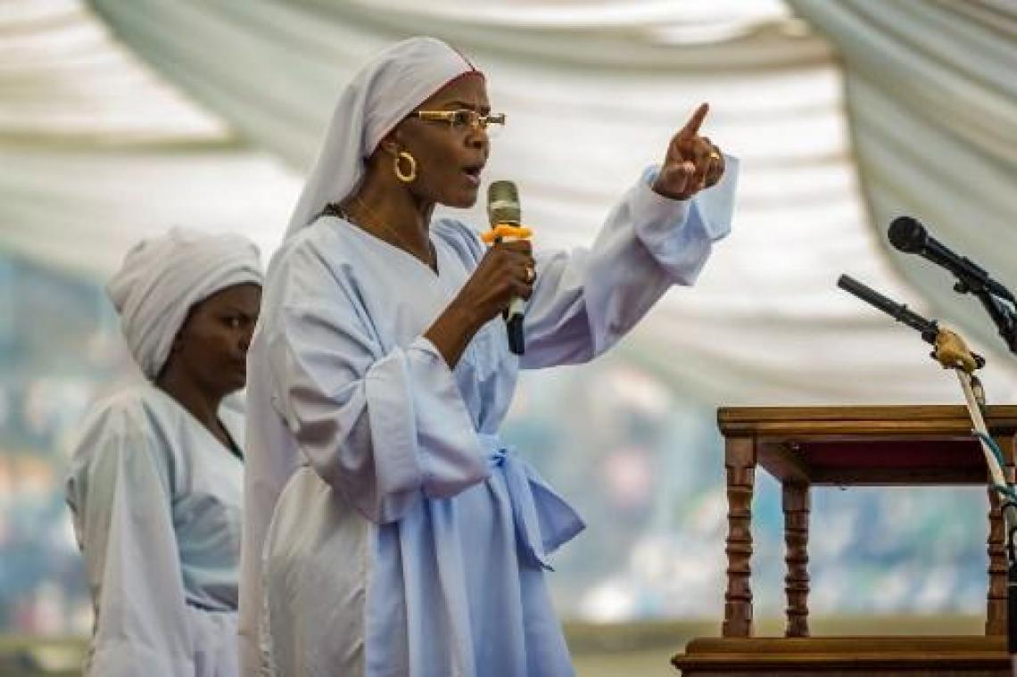Zuid-Afrikaanse politie vaardigt arrestatiebevel uit tegen Grace Mugabe