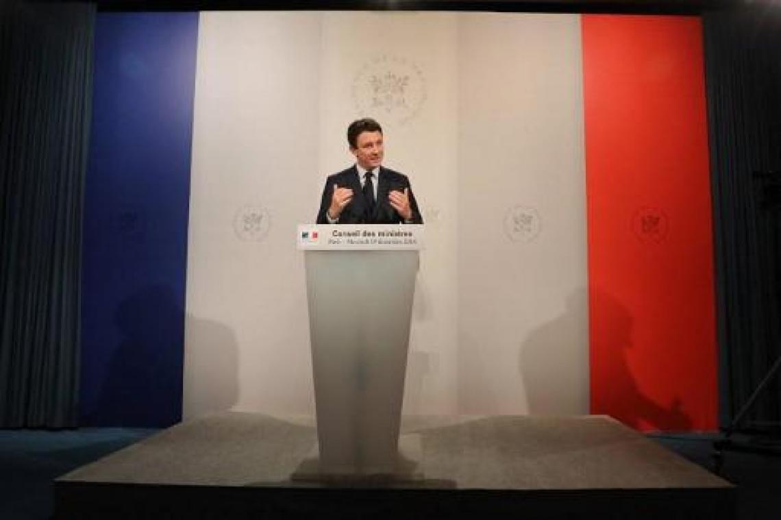 Franse regering beslist pakket sociale maatregelen om 'gele hesjes' te sussen