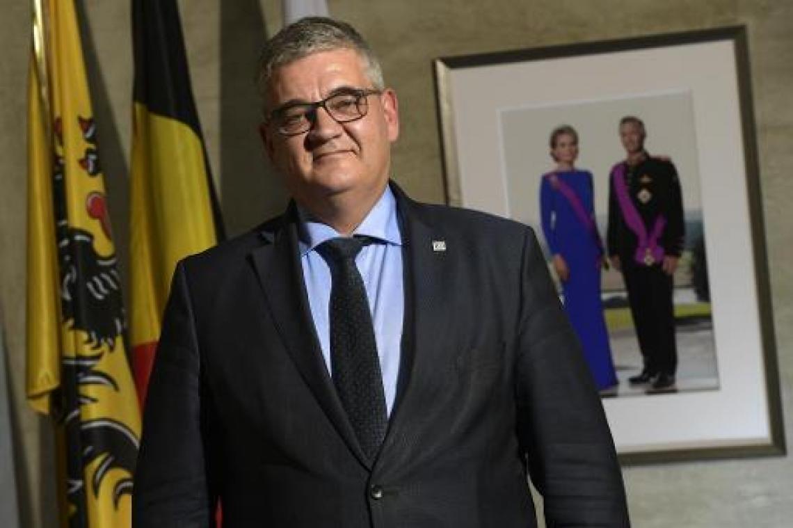 Steven Vandeput legt burgemeesterseed af in Hasselt