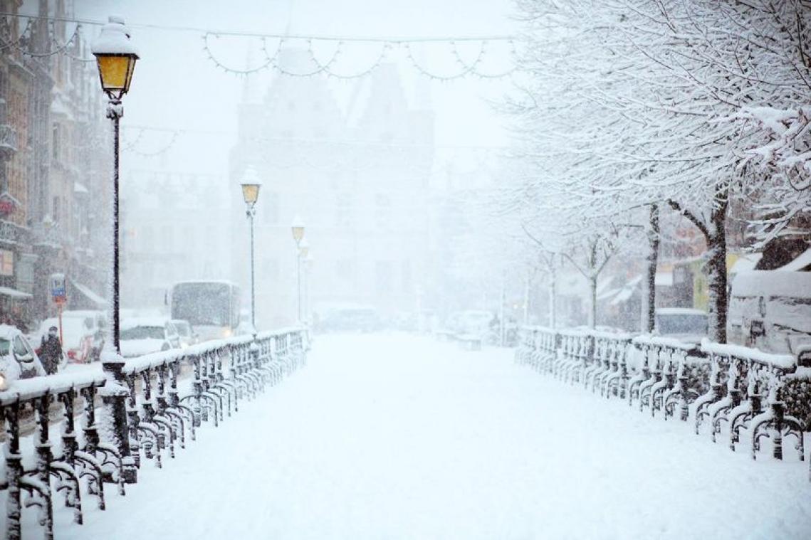 Russen verven sneeuw wit om bizarre reden