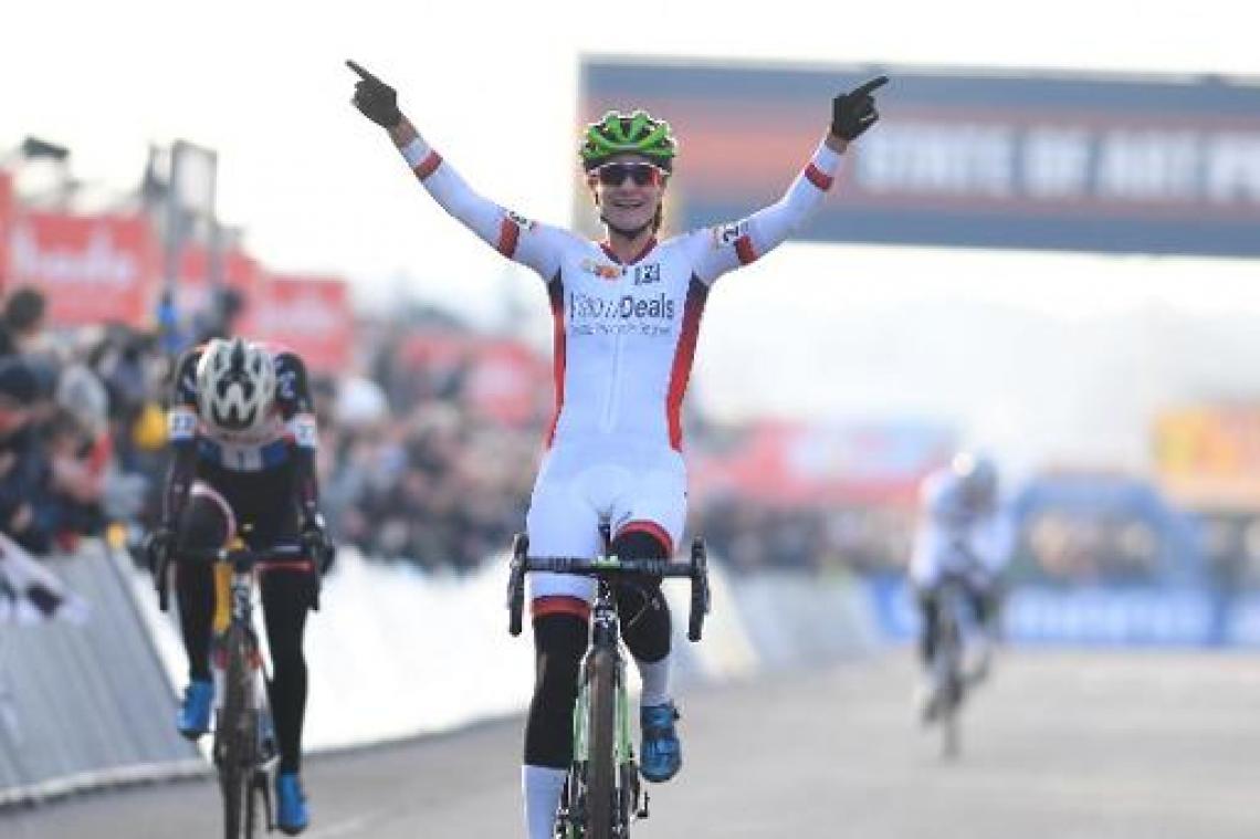 Marianne Vos snelt naar zege