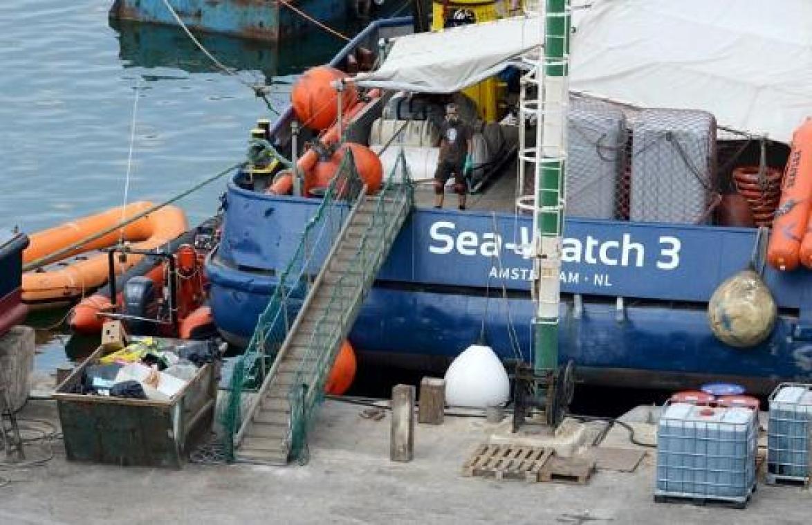 Schip al 6 dagen op zoek naar haven na reddingsactie op Middellandse Zee