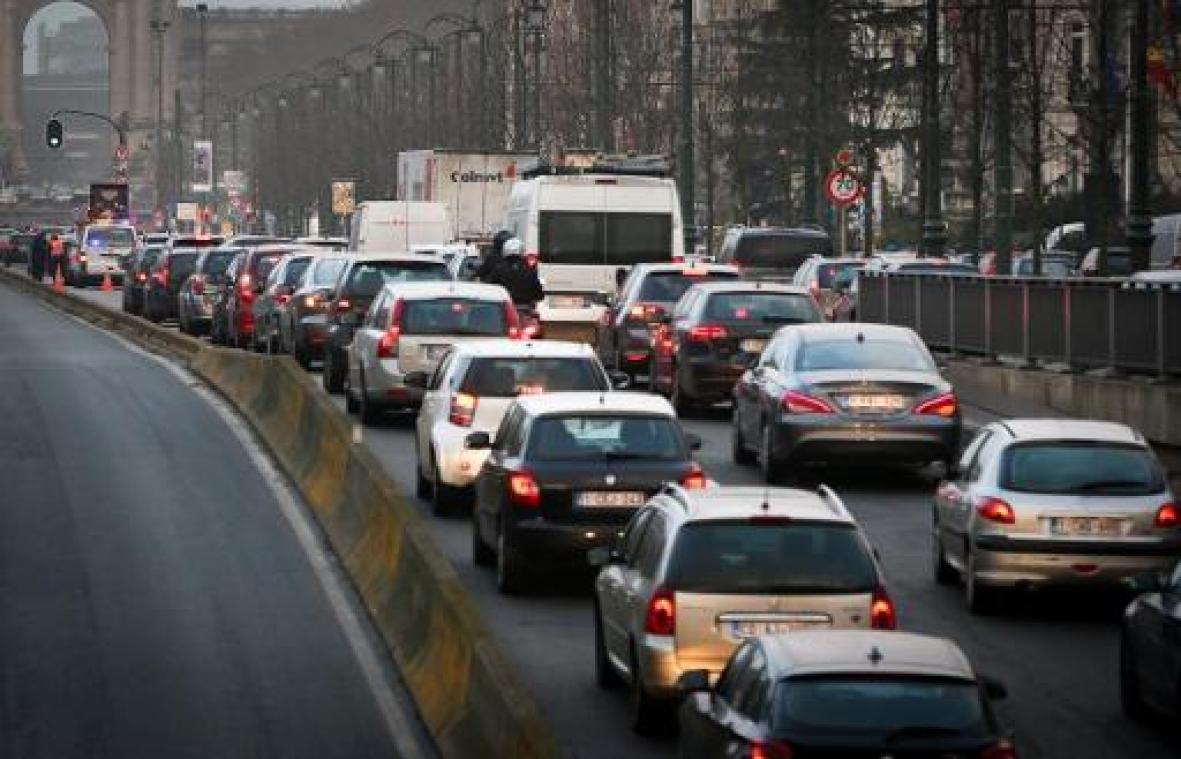 "We staan vaker tijdens daluren in de file"