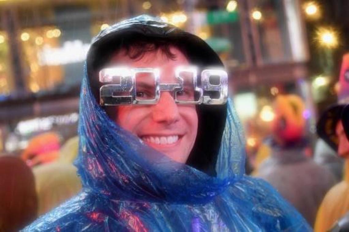 Nieuwjaar - Miljoen feestvierders trotseren regen op Times Square in New York