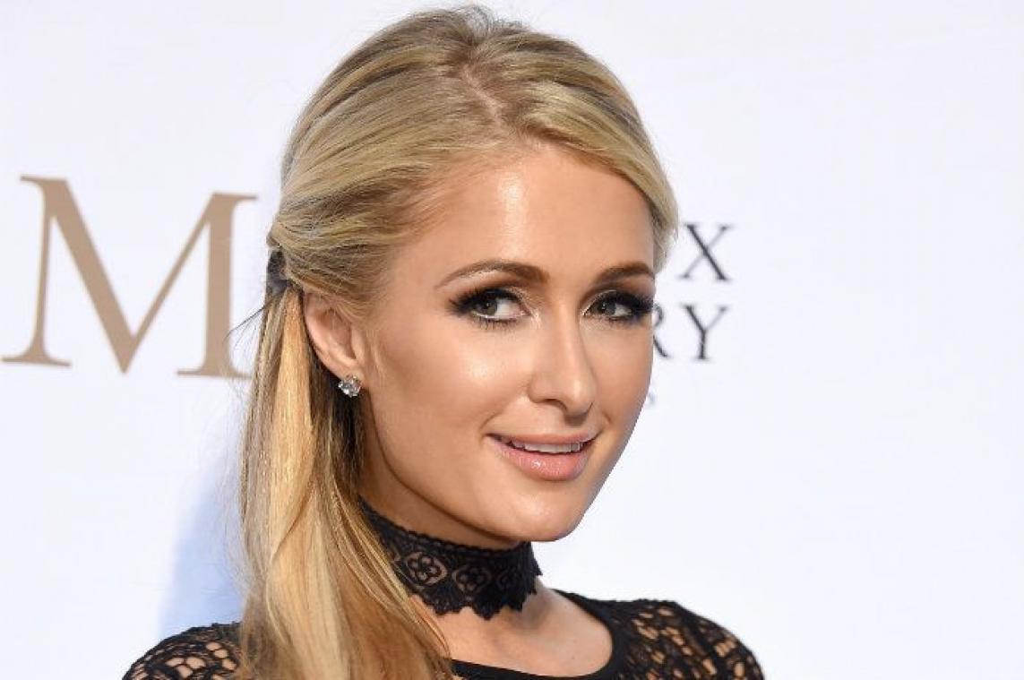 Fel bekritiseerde debuut-cd van Paris Hilton eindelijk 'hot' dankzij Banksy