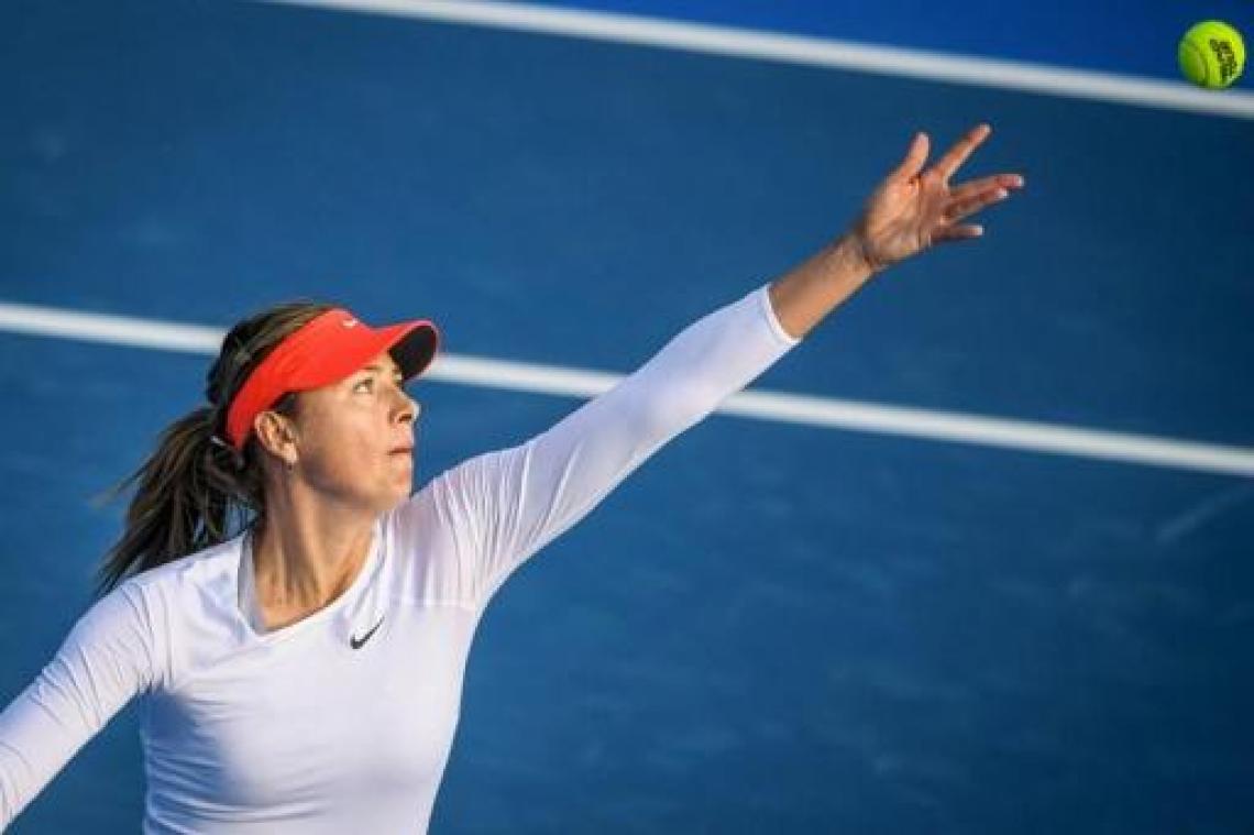 Maria Sharapova geeft geblesseerd op in kwartfinale WTA Shenzhen