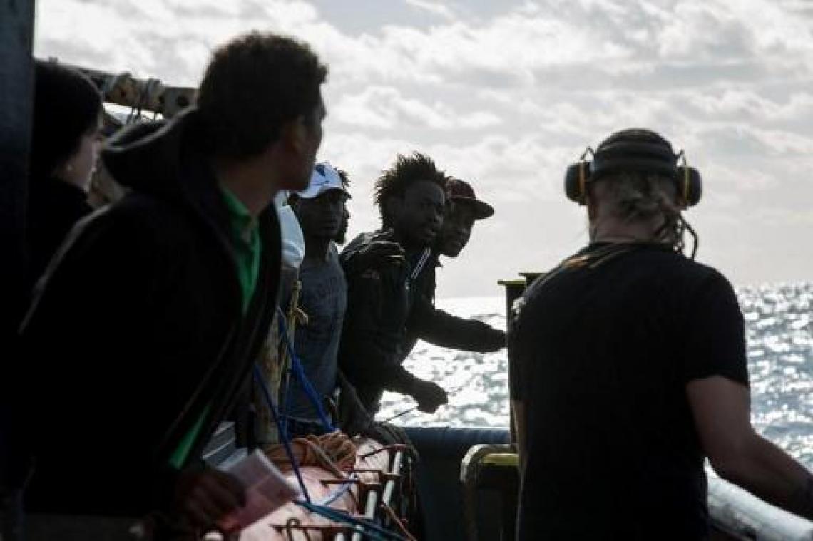 Italië neemt door schepen geredde moeders en kinderen op